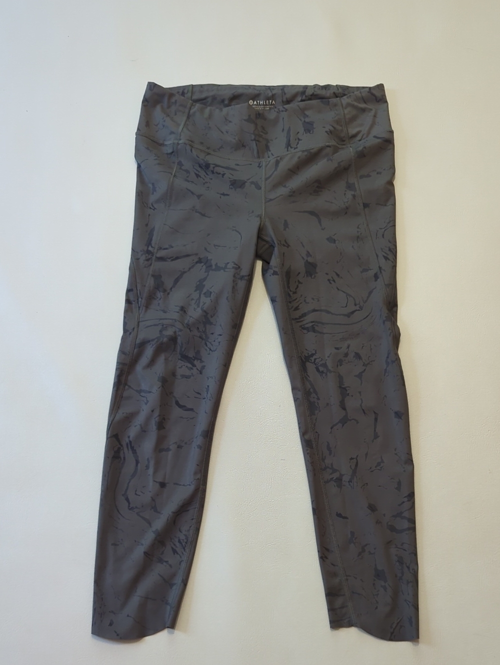 Athleta Cropped Leggings Size Medium Grey With Swirl pattern Back Zipper Pocket